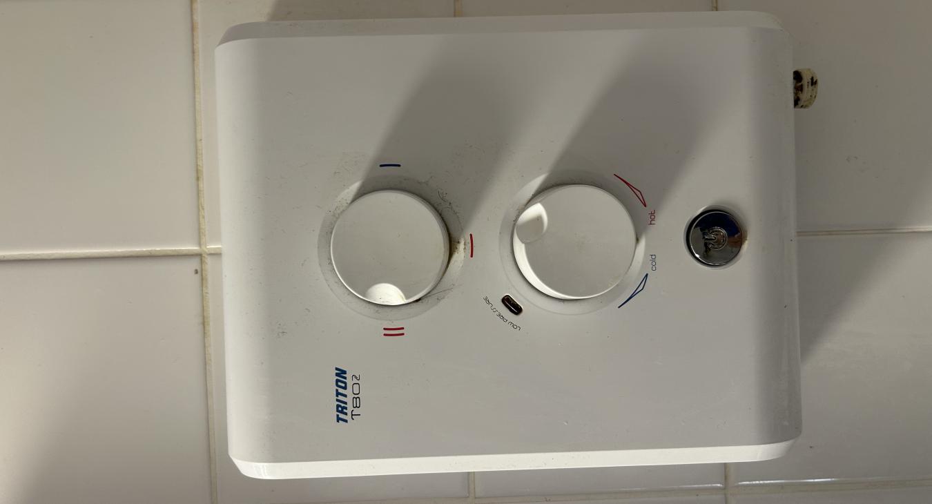 Poorly Old Shower given up on Shower time !!!